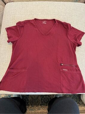 Jaanuu Women's V-Neck Scrub Top in Burgundy Red